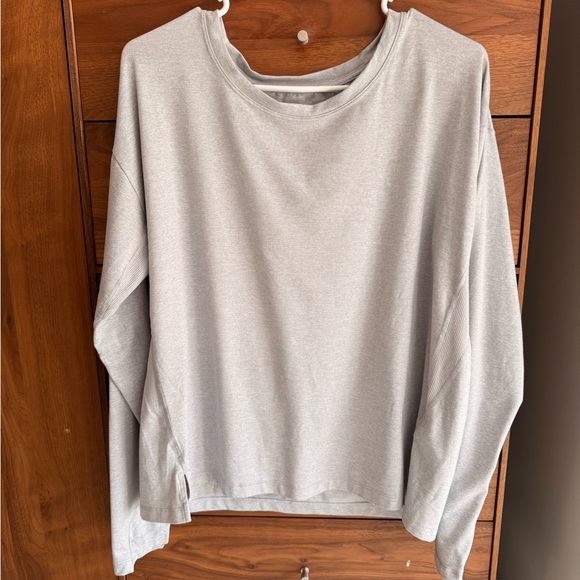 Athleta Light Gray Long Sleeve Tee - Picture 3 of 8